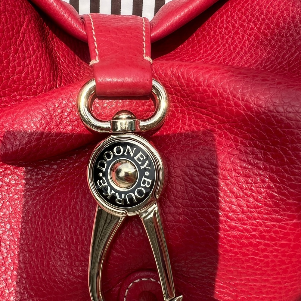Dooney & Bourke Vintage Pebble Grain Logo Lock Hobo Bag - Picture 8 of 17